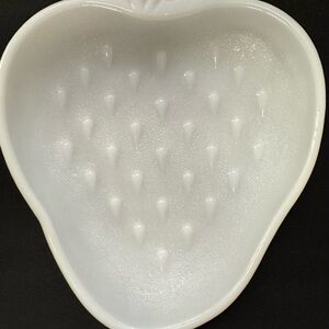 Vintage Hazel-Atlas 1950 White Milk Glass Strawberry Dish